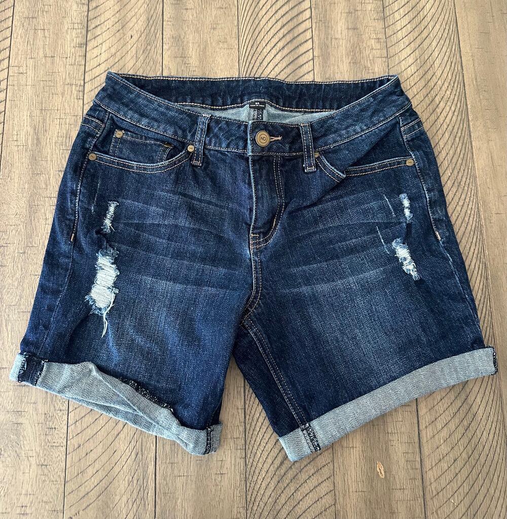 ND New York Denim Women's Distressed Cuffed Shorts Size 8R Dark Wash Jean Shorts